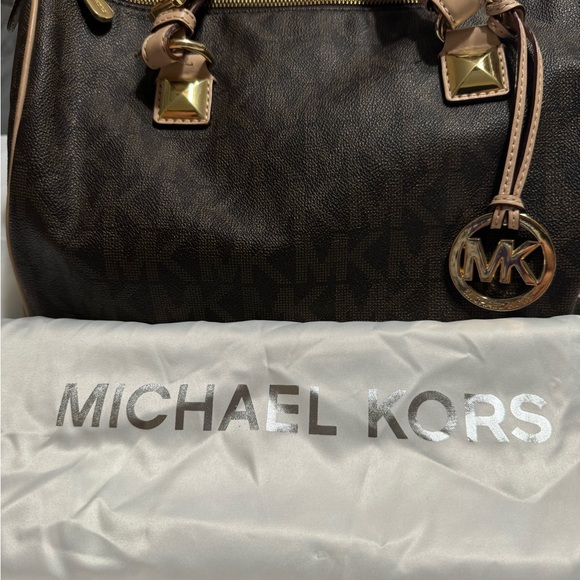 Michael Kors Barrel Bag - Picture 6 of 6